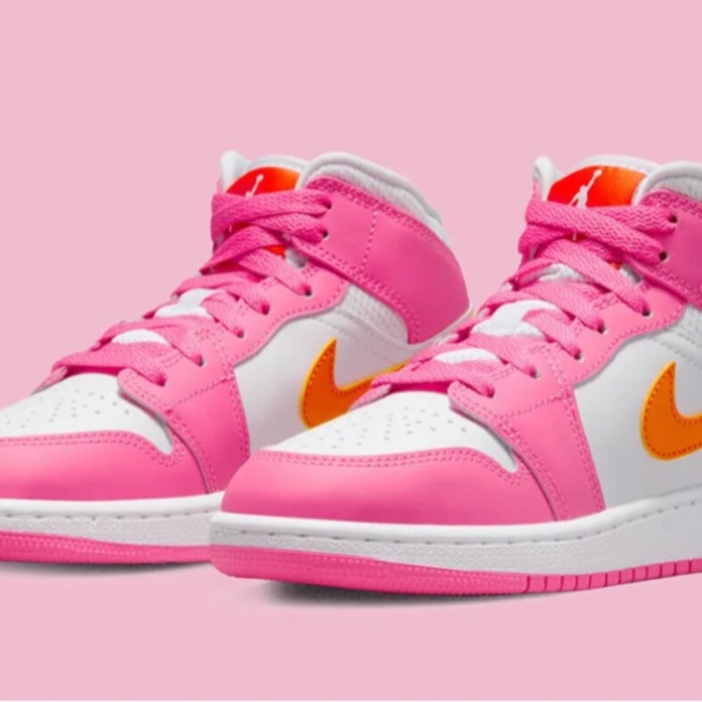 Pinksickle Jordan 1s mid